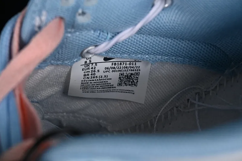 All Categories Nk SB Dunk Series Nk SB Dunk Low Low-top sneakers Nk Dunk Low CNY Made in Cass Hand-painted rabbit Gray blue and white SB strap deconstructed low-top casual sneakers FB1871-011